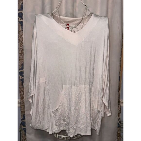 BEAUTIFUL IC Collection Triangle Tunic Top cream/white colored Sz Medium Blouse - Picture 1 of 9